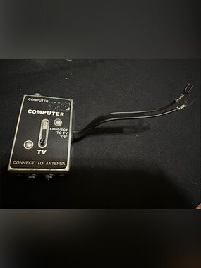 TV/Computer Antenna Switch Box - Black